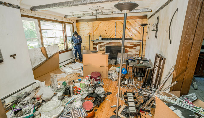 Hoarding cleanup service
