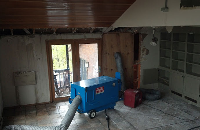 floor water damage restoration