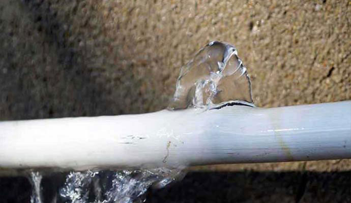 Broken Pipe Restoration Tips