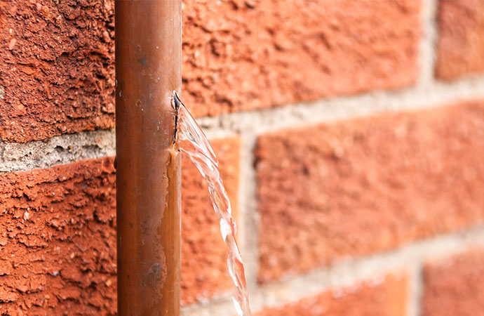 How to Fix Water Pipe Leaks 