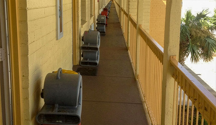 Emergency water extraction in hotel corridors